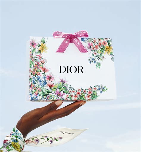 dior valentine packaging|Dior Valentine's Day Gifts .